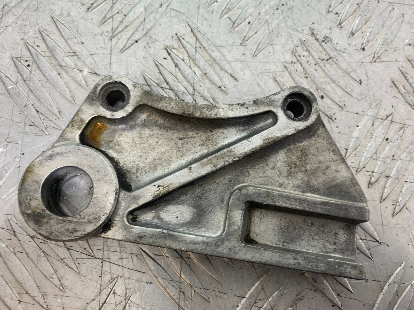 KAWASAKI ZX9R ZX9 C REAR CALIPER BRACKET  YEAR 1998-99 (CMB1213)