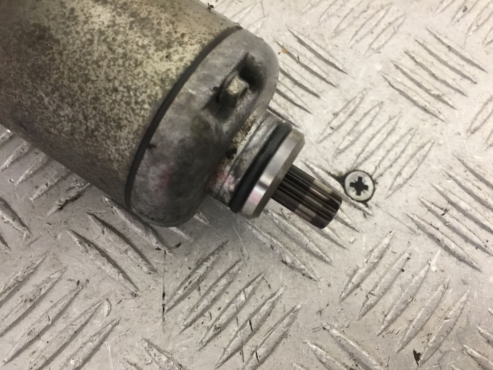 HONDA CBR1000 rr FIREBLADE STARTER MOTOR  YEAR 2004  (STOCK 853)