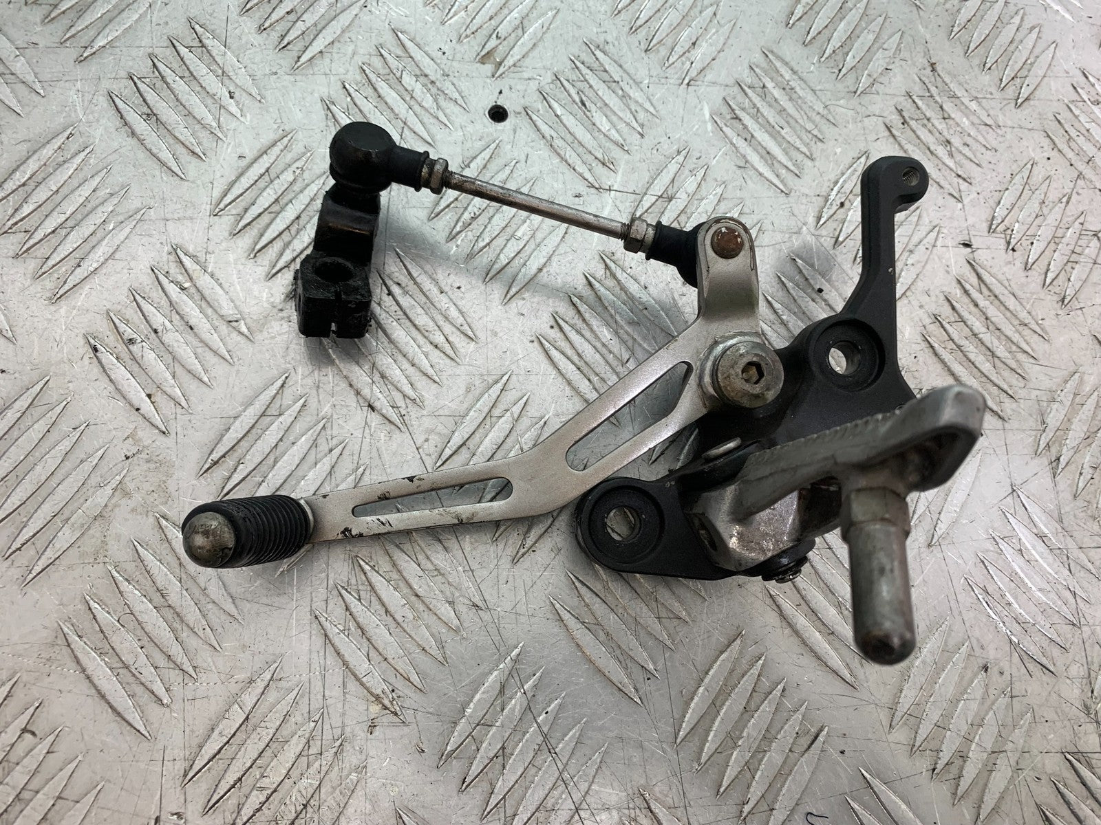 KAWASAKI NINJA 400 EX 400 FRONT LEFT HANGER  YEAR 2018-2022 (CMB1278)