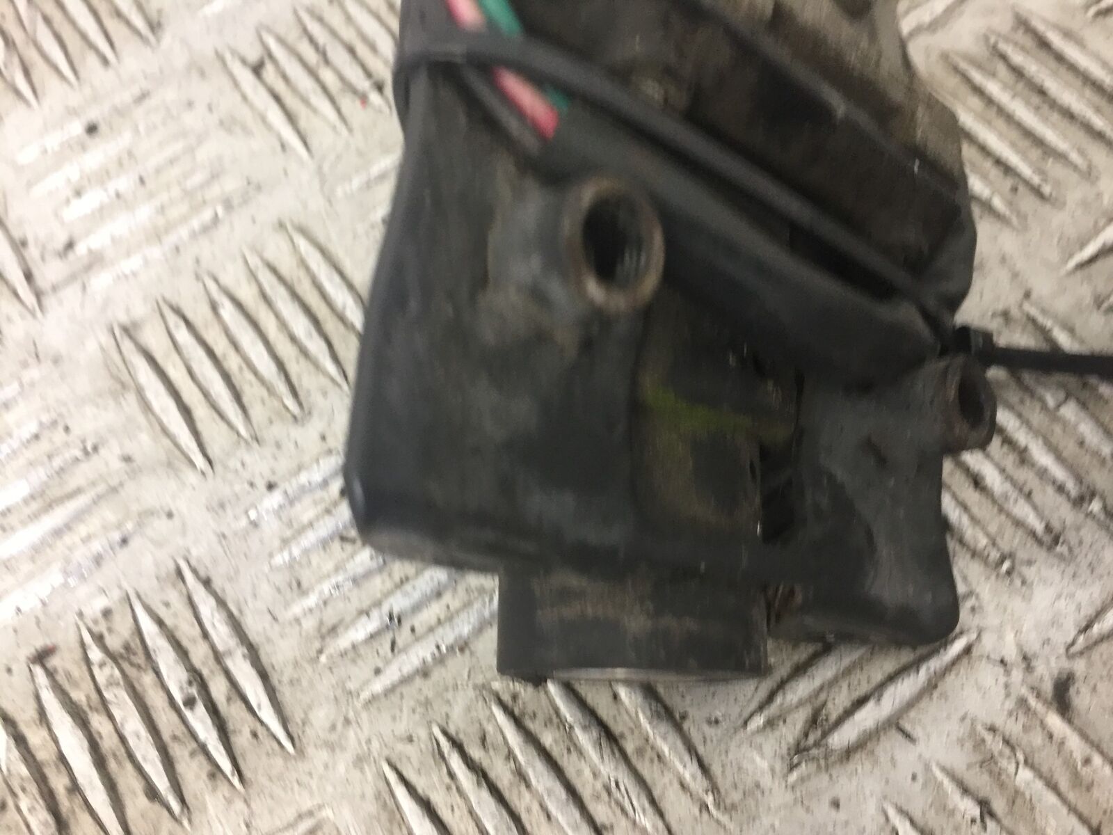 SINNIS APACHE 125 SM IGNITION SWITCH AND PETROL CAP YEAR 2012 (STOCK 570)