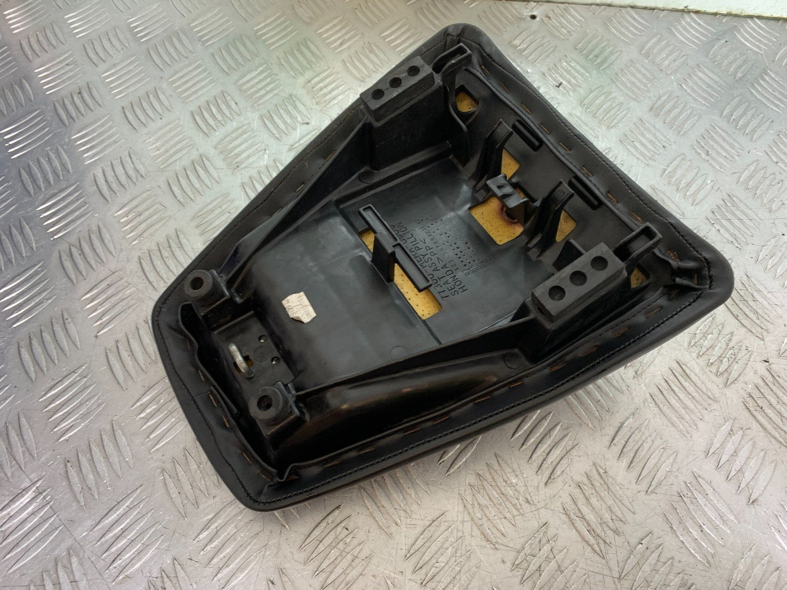 HONDA CBF500 CBF 500 REAR SEAT  YEAR 2004-2008  (CMB1294)