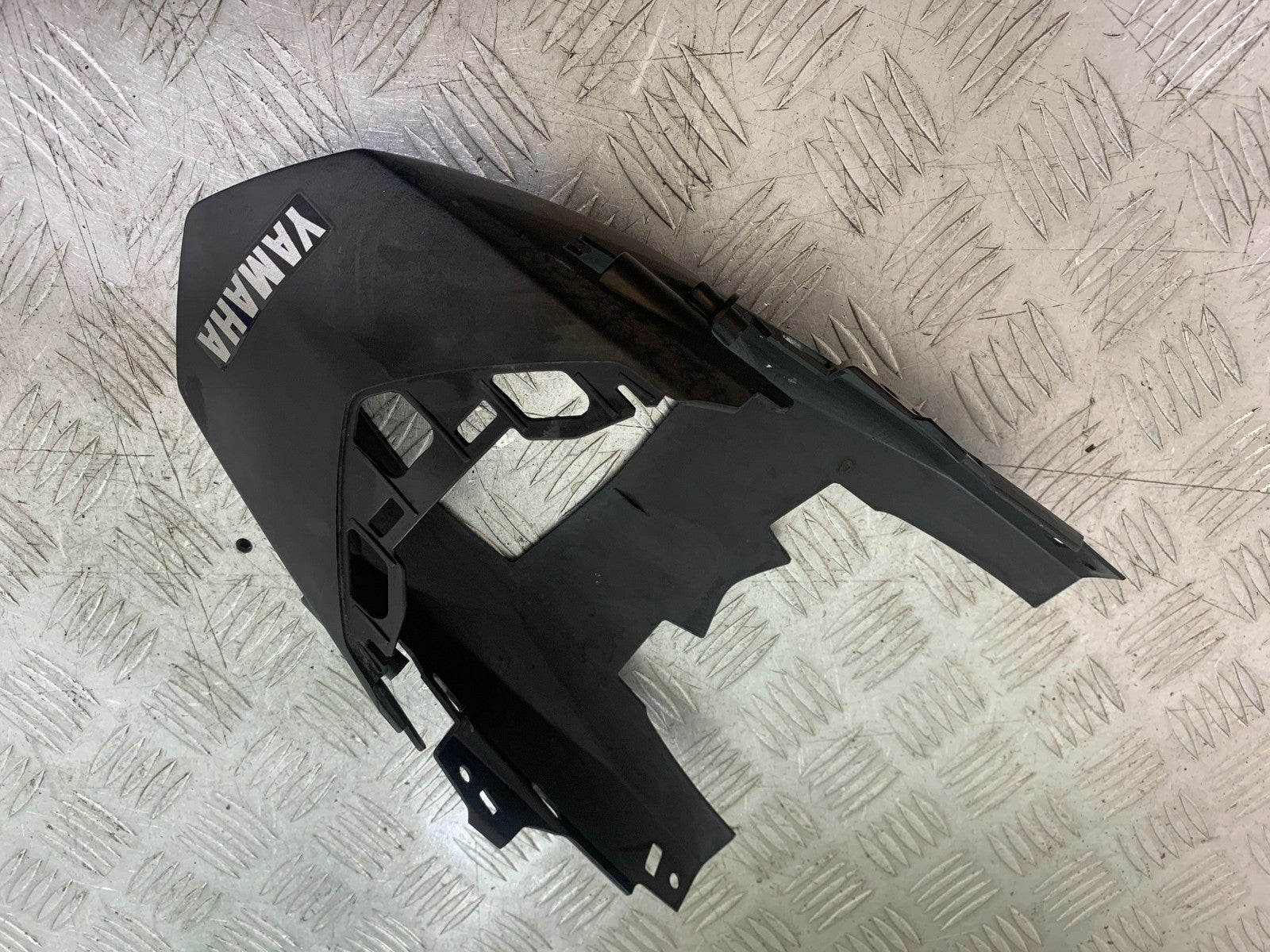YAMAHA YS125 YS 125 REAR LIGHT SURROUND  YEAR 2017-2021 (CMB1321)
