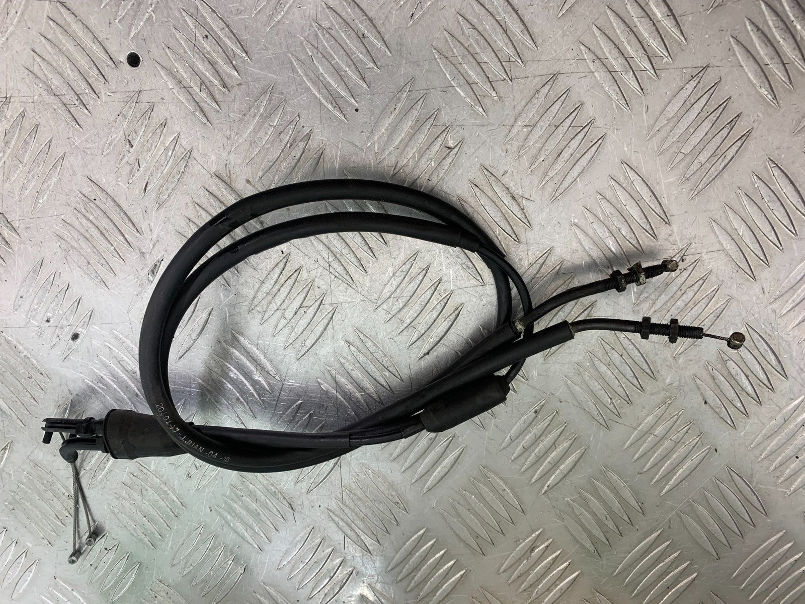 TRIUMPH 1050 SPRINT ST THROTTLE CABLES   2003-2011 (CMB1285)