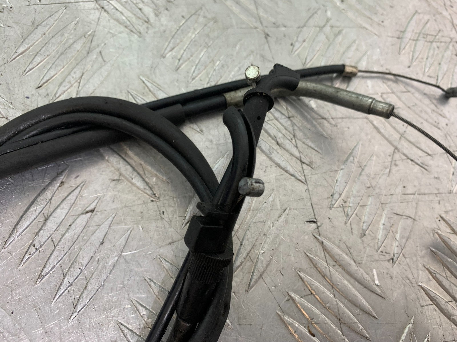 TRIUMPH TROPHY 900 THROTTLE CABLES  YEAR 1991-95 (CMB1251)