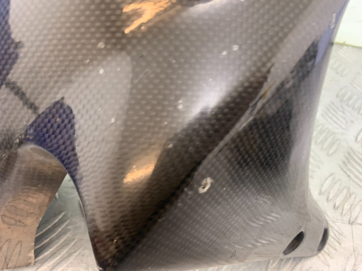 DUCATI 996 SPS 748 916 998 CARBON FRONT MUDGUARD   1999-2000 (CMB1209)