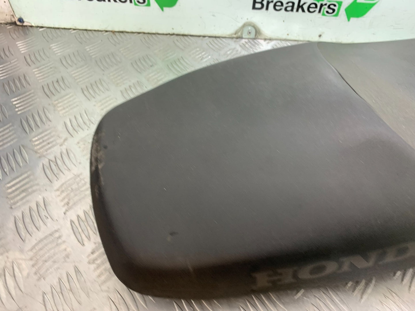 HONDA XL125 VARADERO SEAT  YEAR 2001-2006  (CMB1304)