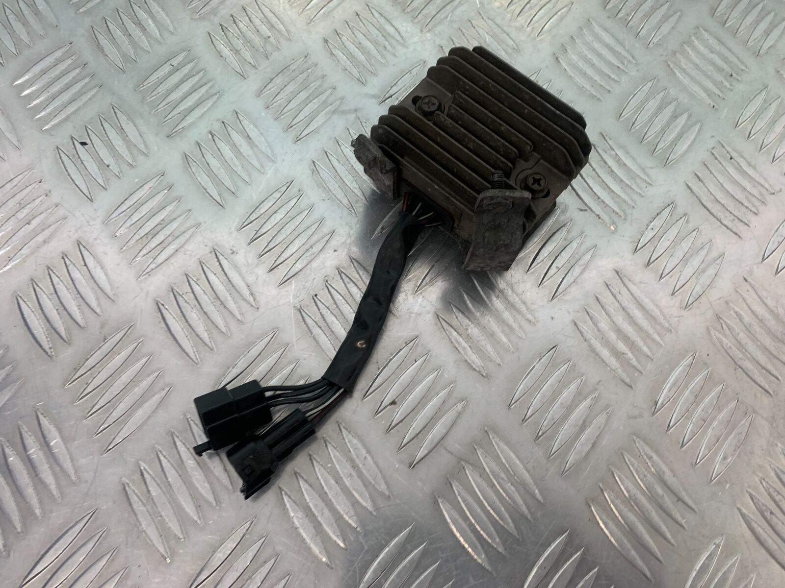 SUZUKI SV1000 SV 1000 K4 REGULATOR   YEAR 2004 (STOCK 990)