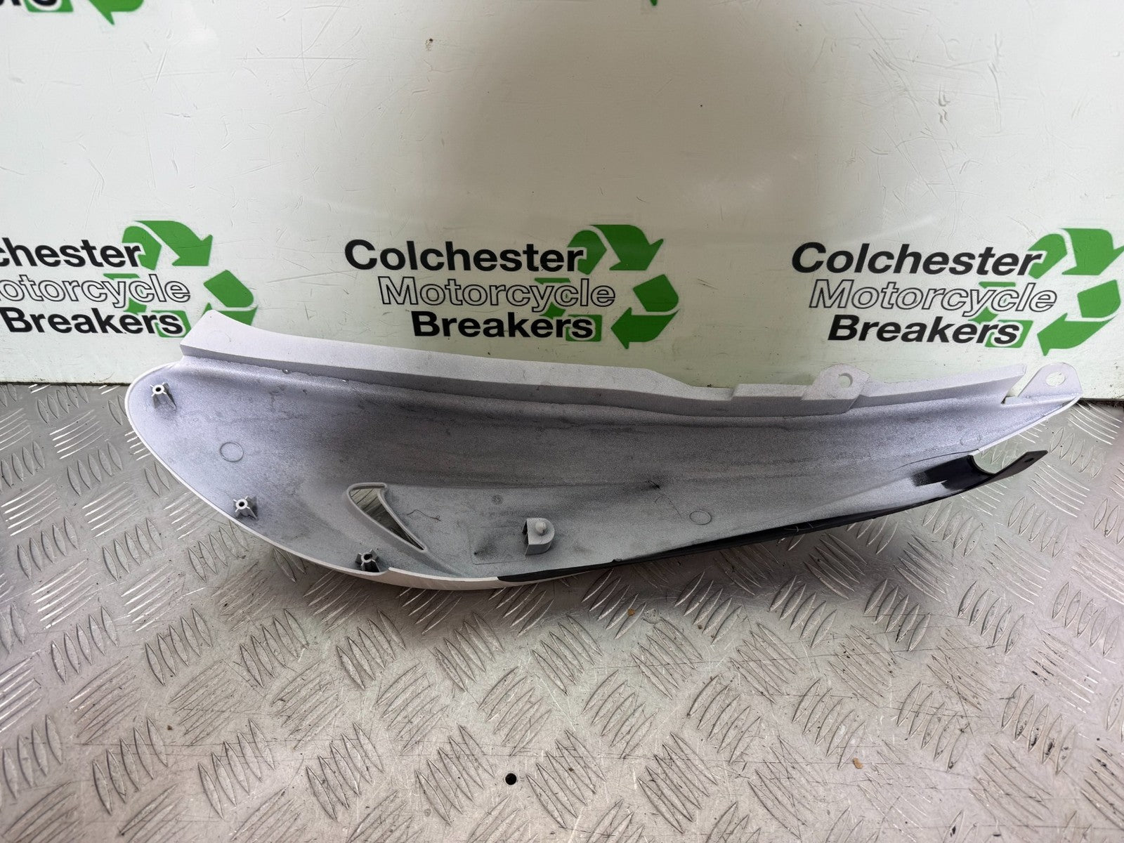 SUZUKI AY50 AY 50 KATANA LEFT SEAT PANEL YEAR 1997 - 2006