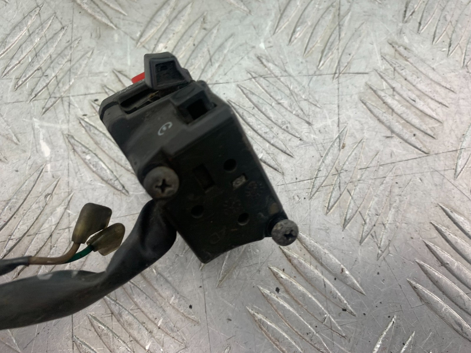 YAMAHA YZF1000 THUNDERACE RIGHT SWITCH GEAR YEAR 1997-2000 (CMB1204)