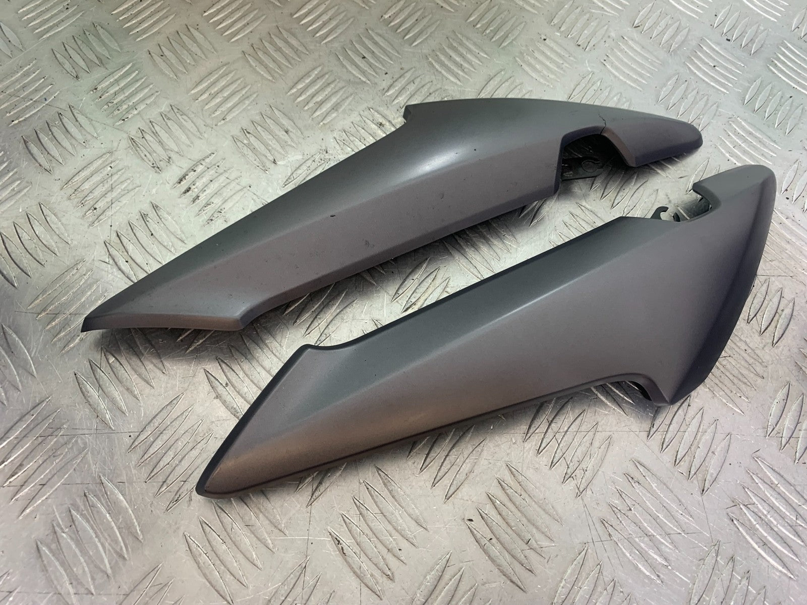 TRIUMPH 675 STREET TRIPLE LEFT AND RIGHT SIDE INFILLS  2013-2016 (CMB1186)