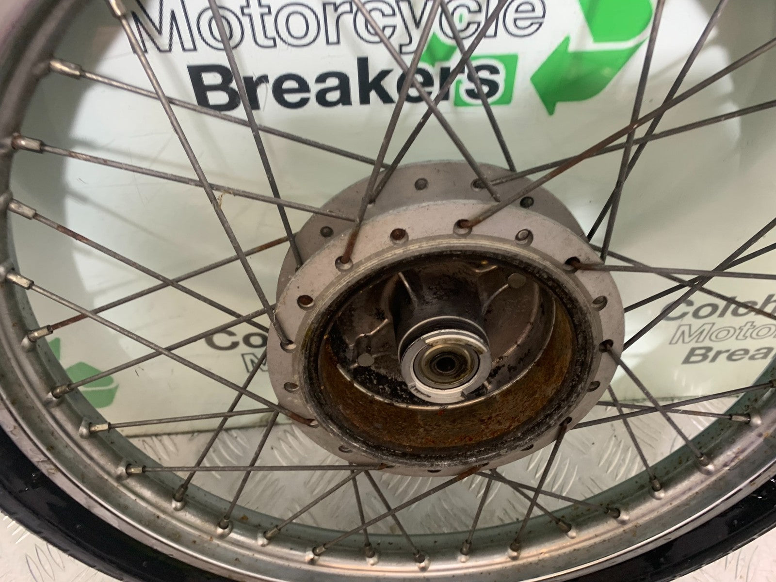 SUZUKI GP100 GP 100 FRONT WHEEL  YEAR 1978-1988 (CMB1259)