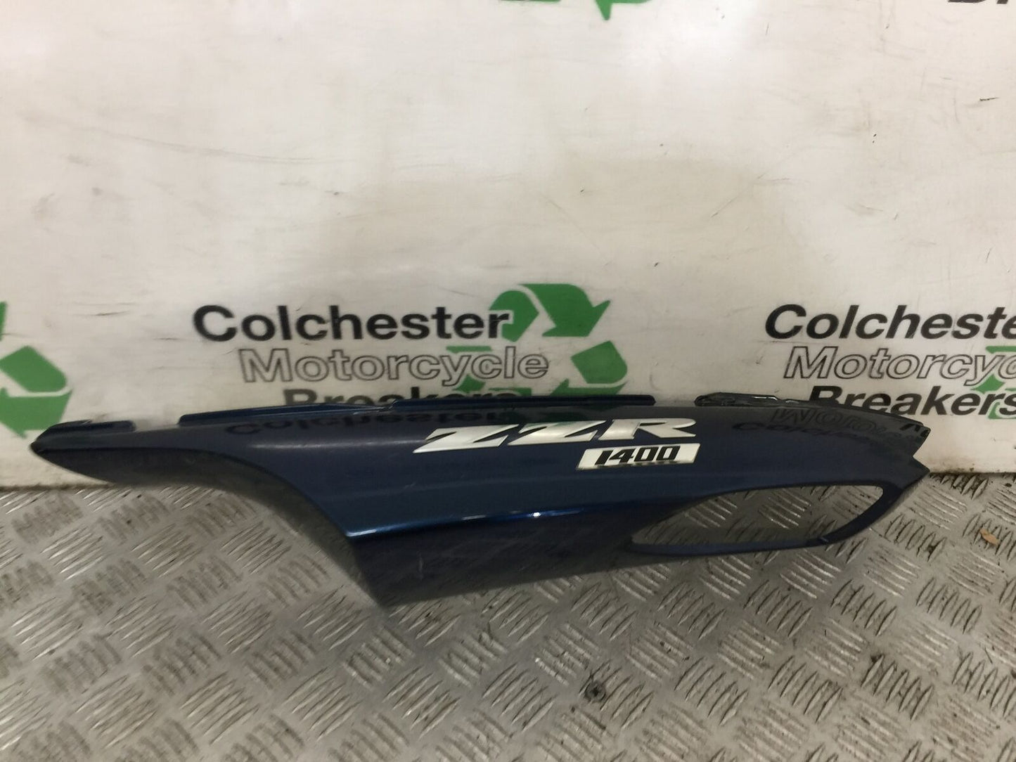 KAWASAKI ZZR1400 ZZR 1400 LEFT SEAT PANEL  YEAR 2007-11(STOCK 893)