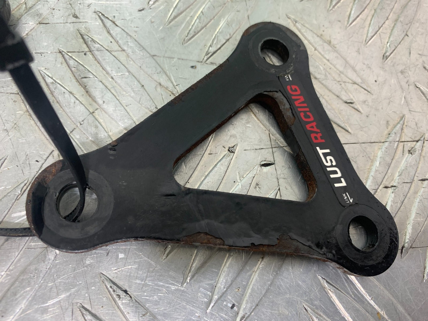 TRIUMPH 675 STREET TRIPLE R REAR SHOCK LINKAGE  YEAR 2013 - 2016 (CMB1221)