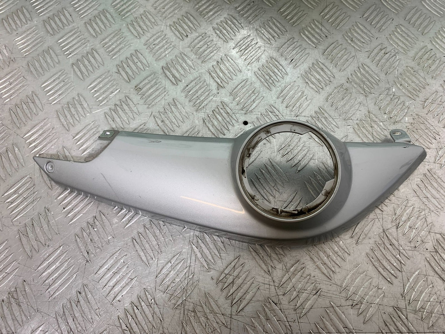 BMW F800 GT RIGHT SEAT PANEL  YEAR 2013-2017 (CMB1248)