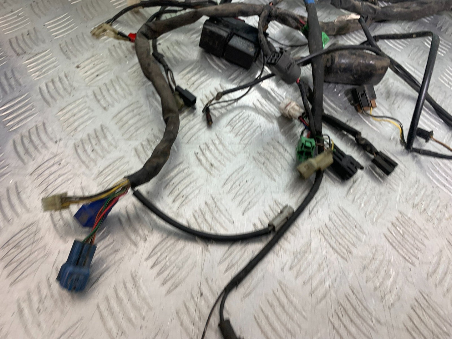 SUZUKI GSF600 GSF 600 BANDIT WIRING LOOM    2000-2004 (CMB1269)
