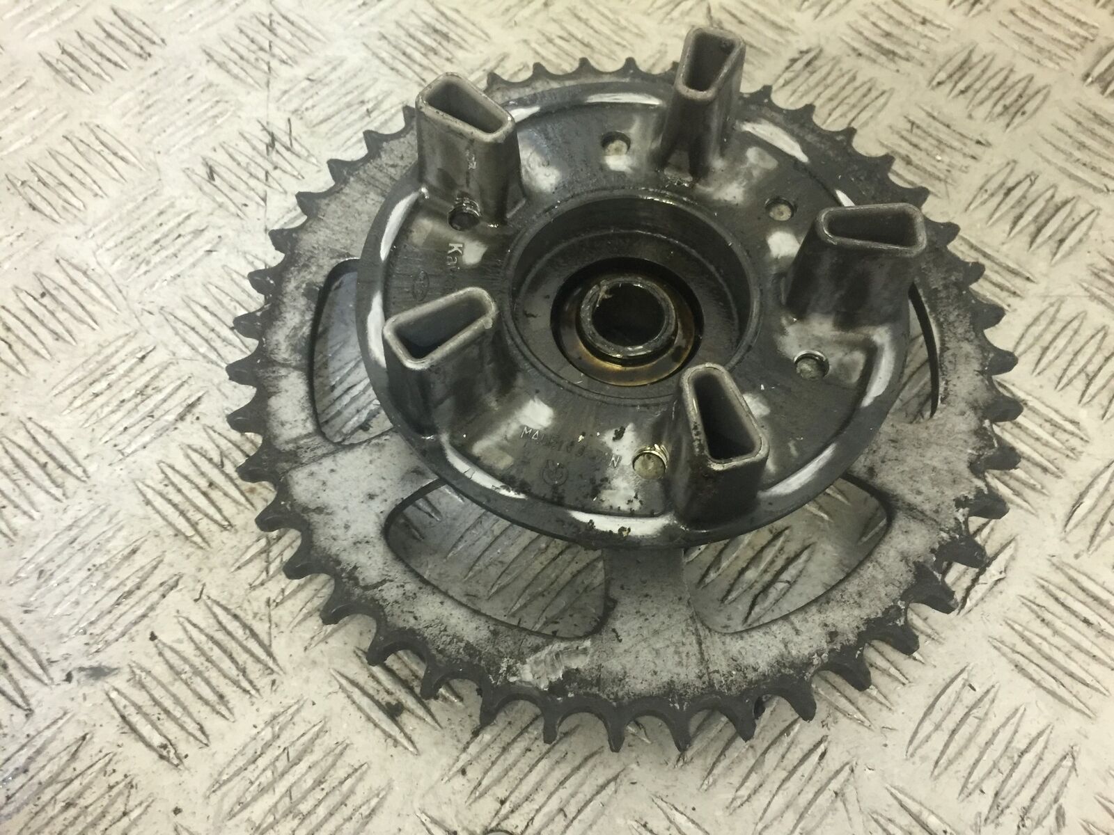 KAWASAKI ZZR1200 ZZR 1200 REAR SPROCKET CARRIER   2002-2005 (STOCK 678)