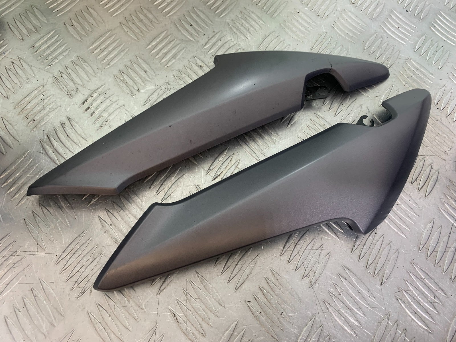 TRIUMPH 675 STREET TRIPLE LEFT AND RIGHT SIDE INFILLS  2013-2016 (CMB1186)