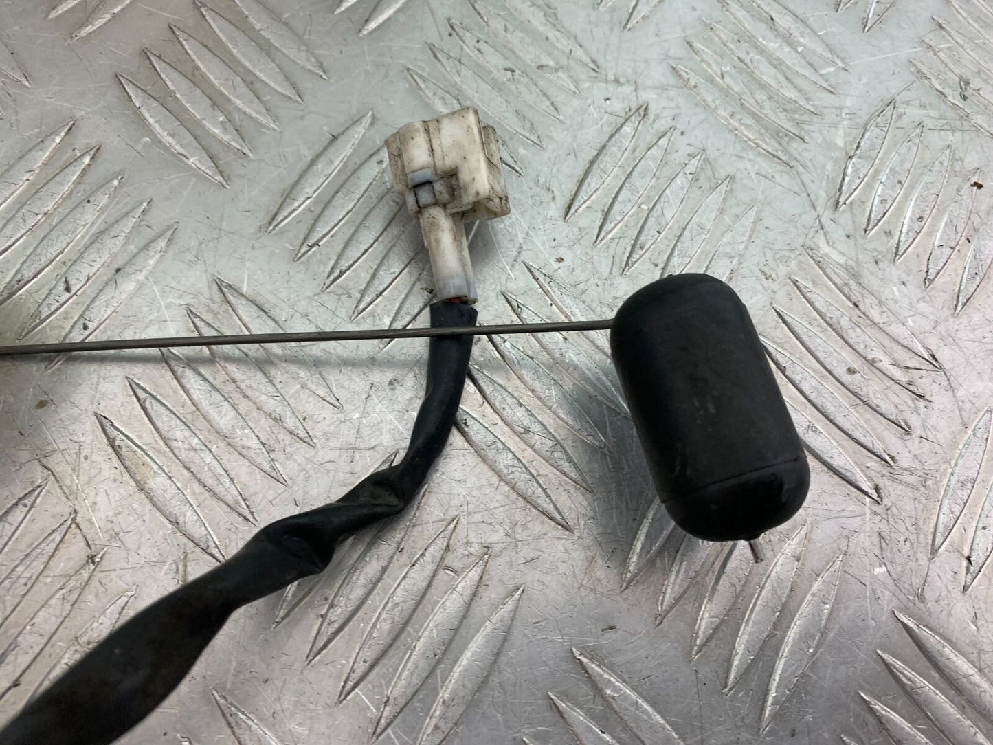 TRIUMPH THUNDERBIRD 1600 PETROL TANK SENDER  YEAR 2011 (CMB1107)