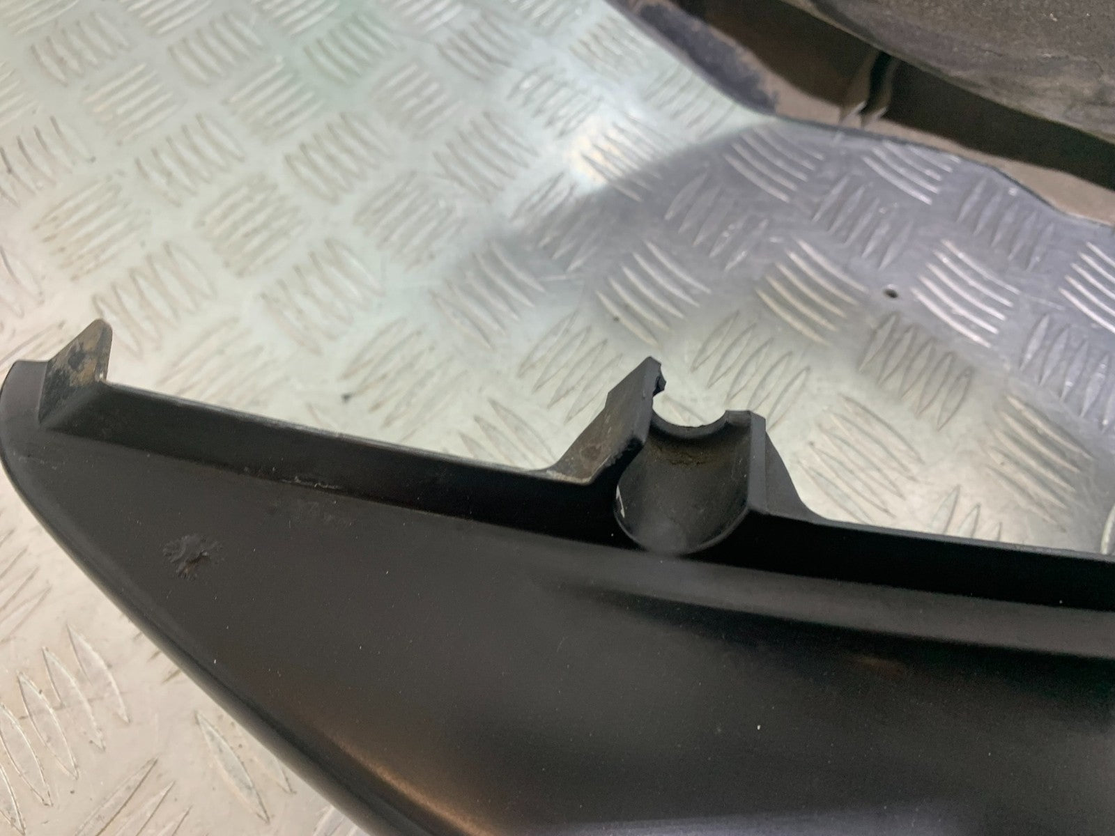 YAMAHA XJR1300 XJR 1300 TAIL PIECE YEAR 1999-2003 (CMB1119)