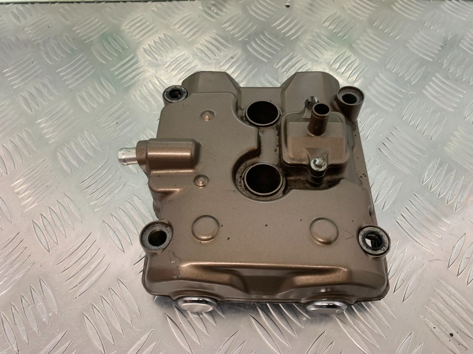 HONDA CB500 f CB500F ROCKER COVER  YEAR 2022 (STOCK 951)