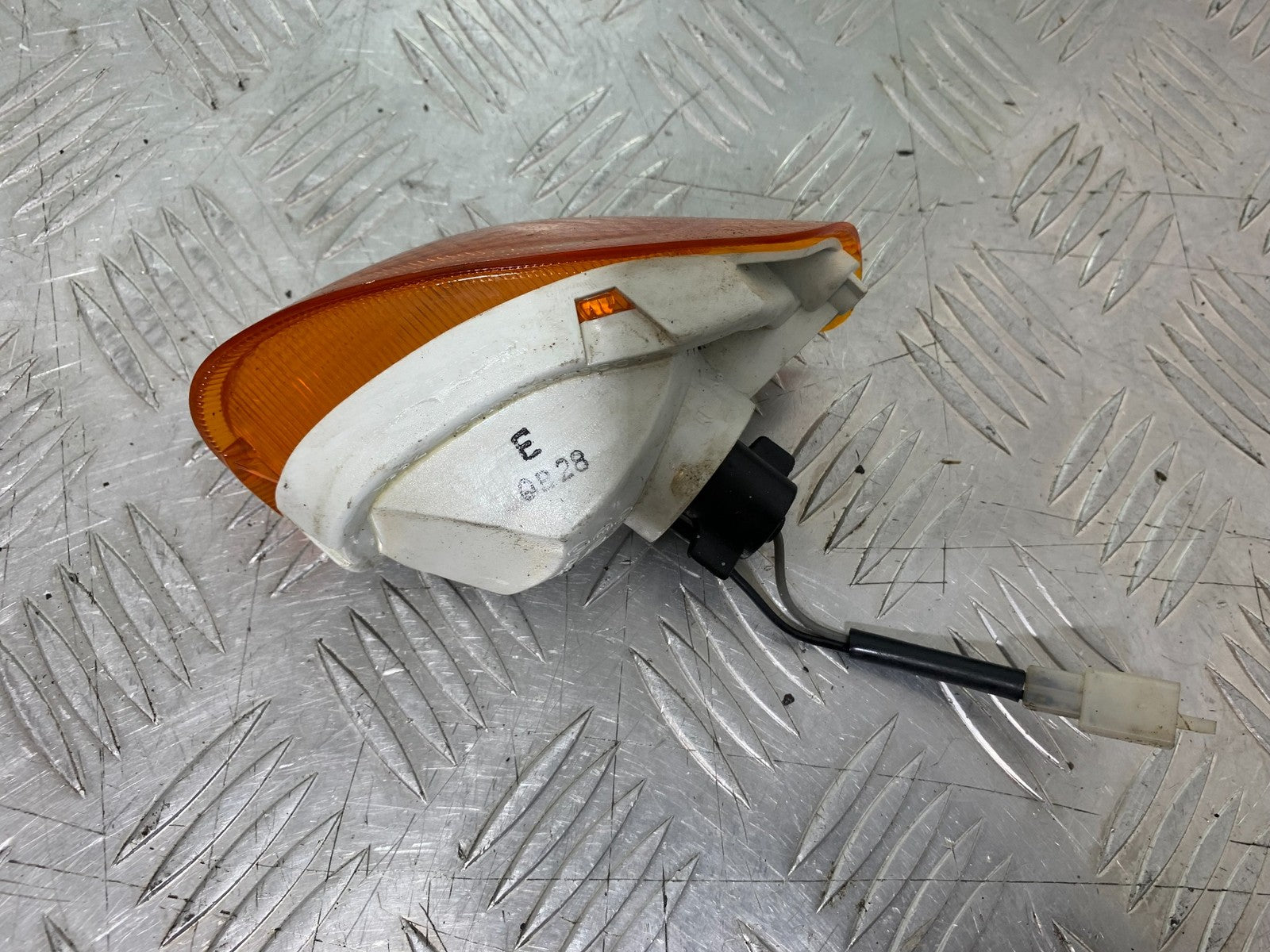KAWASAKI ZZR1100 D FRONT RIGHT INDICATOR   YEAR 1993-2001 (CMB1189)