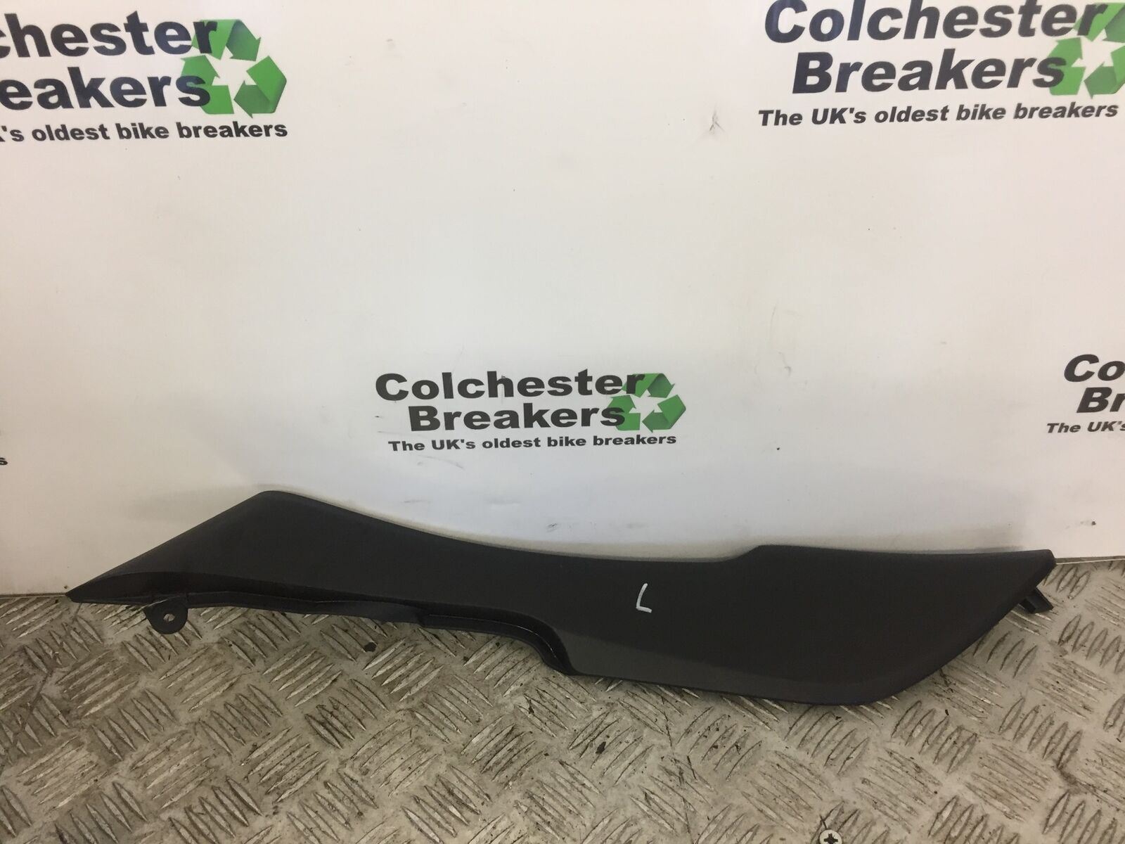 KAWASAKI 650 VERSYS LEFT SIDE INFILL PANEL   YEAR 2015 - 2018