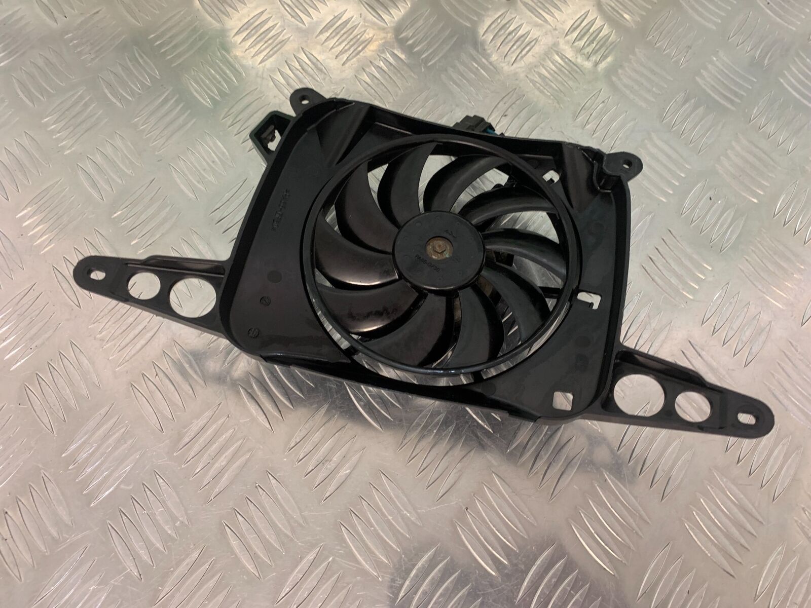 TRIUMPH 765 STREET TRIPLE RS RADIATOR FAN YEAR 2018-2021 (STOCK 968)