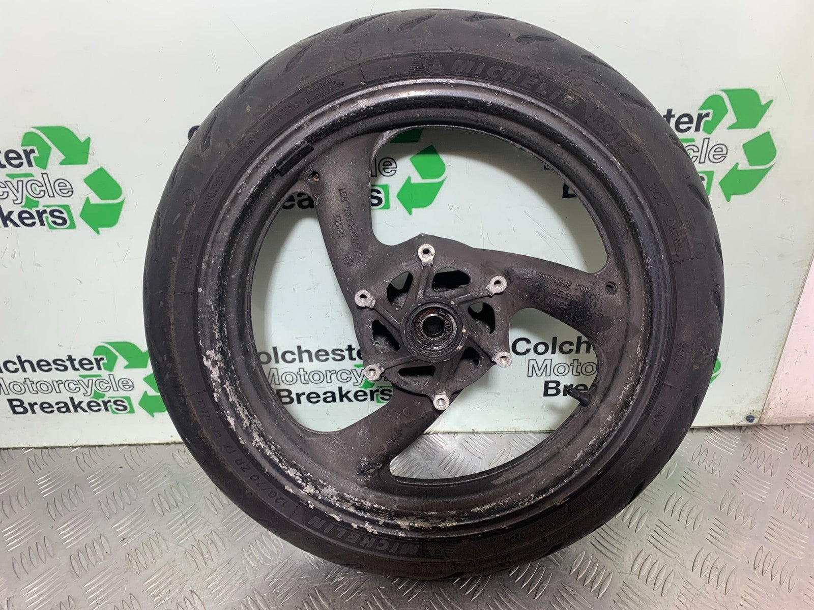 YAMAHA YZF1000 THUNDERACE FRONT WHEEL (GOOD TYRE) YEAR 1997-2000 (CMB1204)