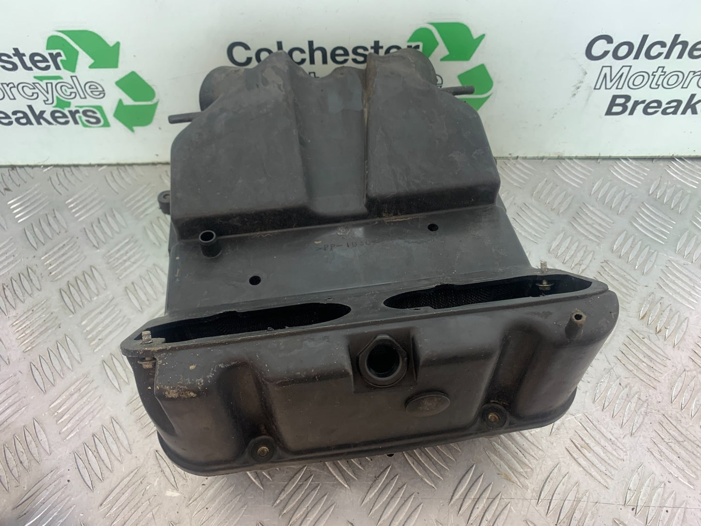KAWASAKI ZZR1100 D AIRBOX  YEAR 1993-2001 (CMB1164)