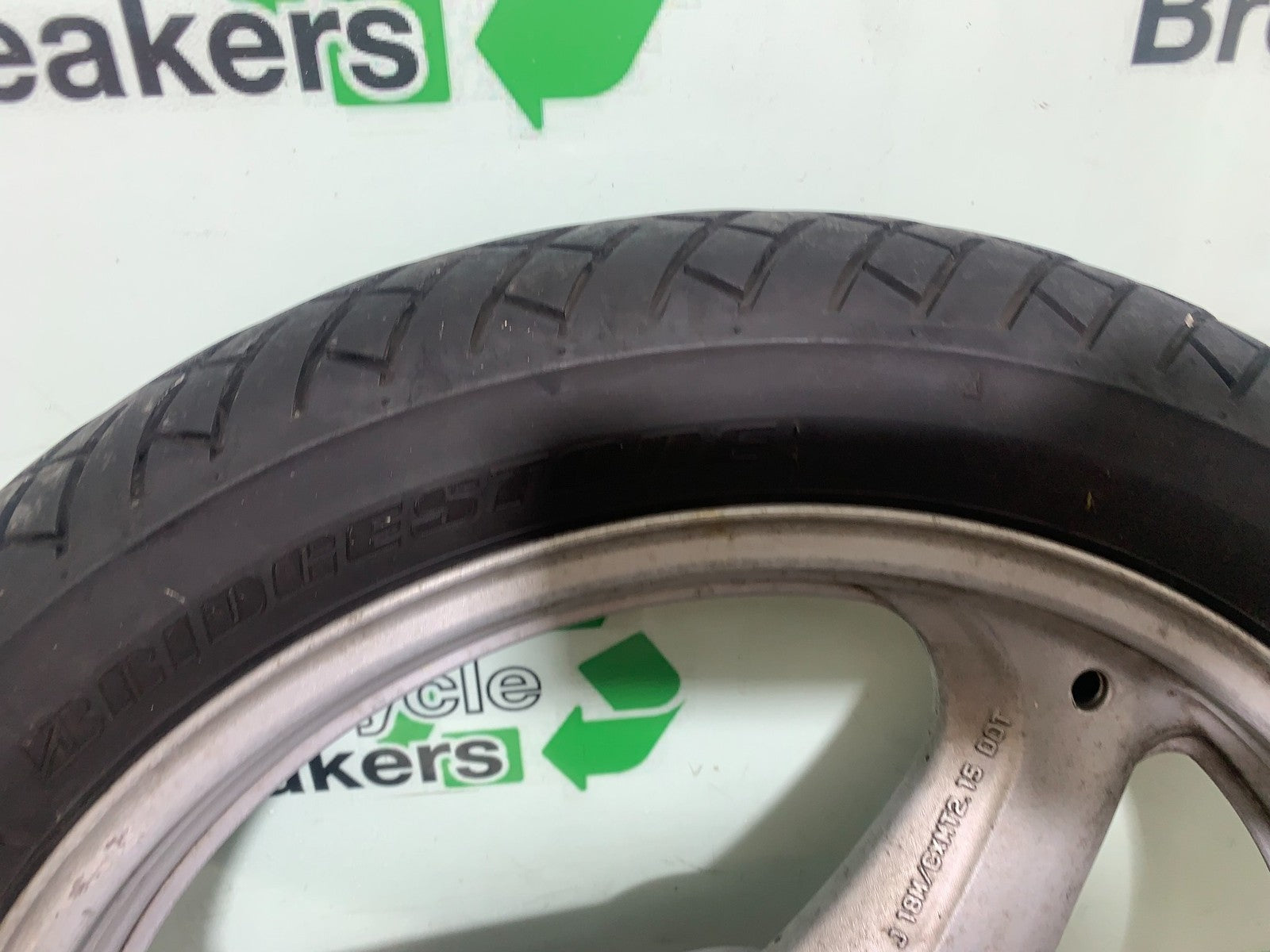 HONDA XL125 VARADERO FRONT WHEEL   YEAR 2001-2006  (CMB1210)