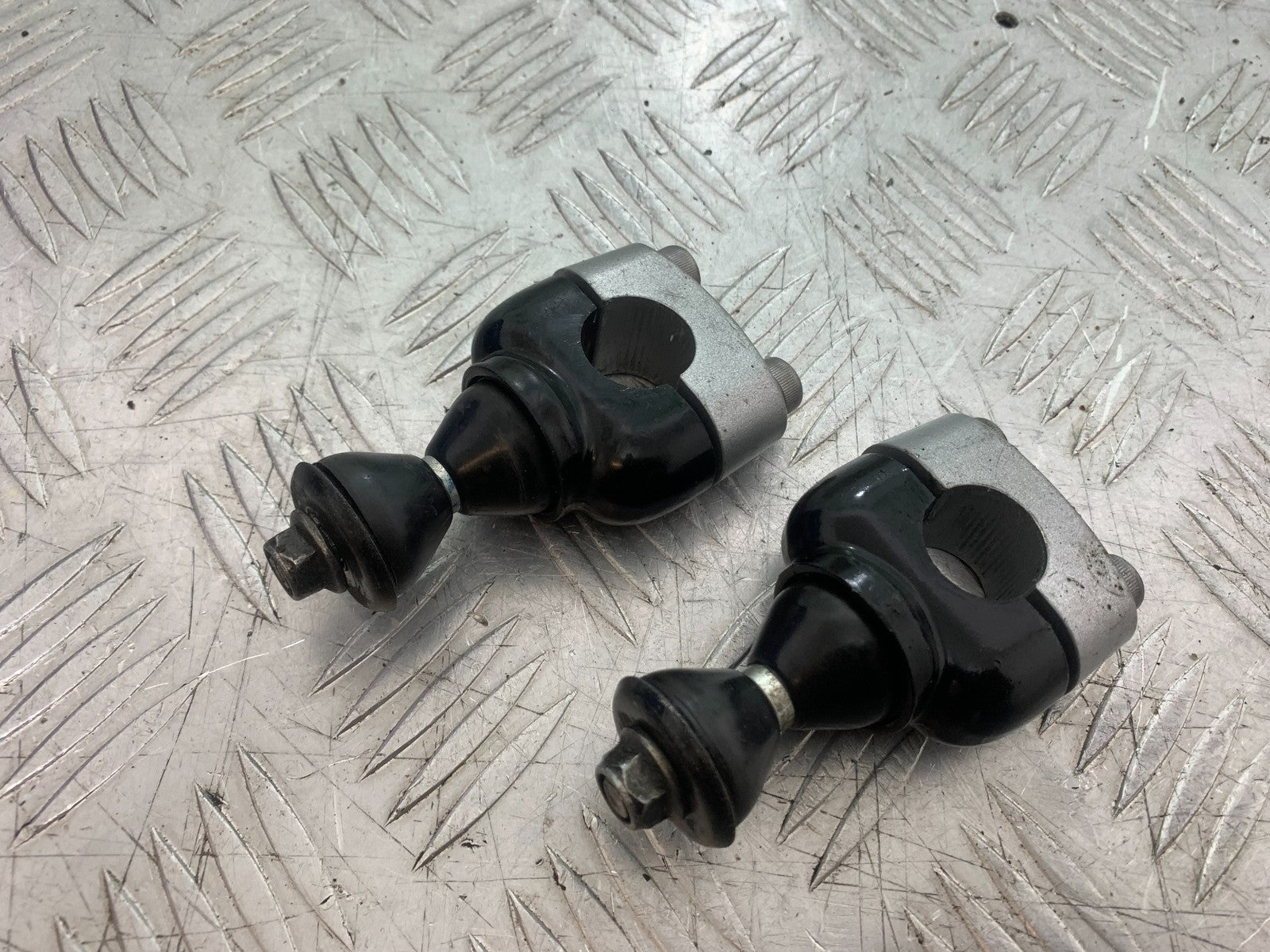 BSA 650 GOLD STAR HANDLEBAR RISERS   YEAR 2022-2025 (CMB1262)