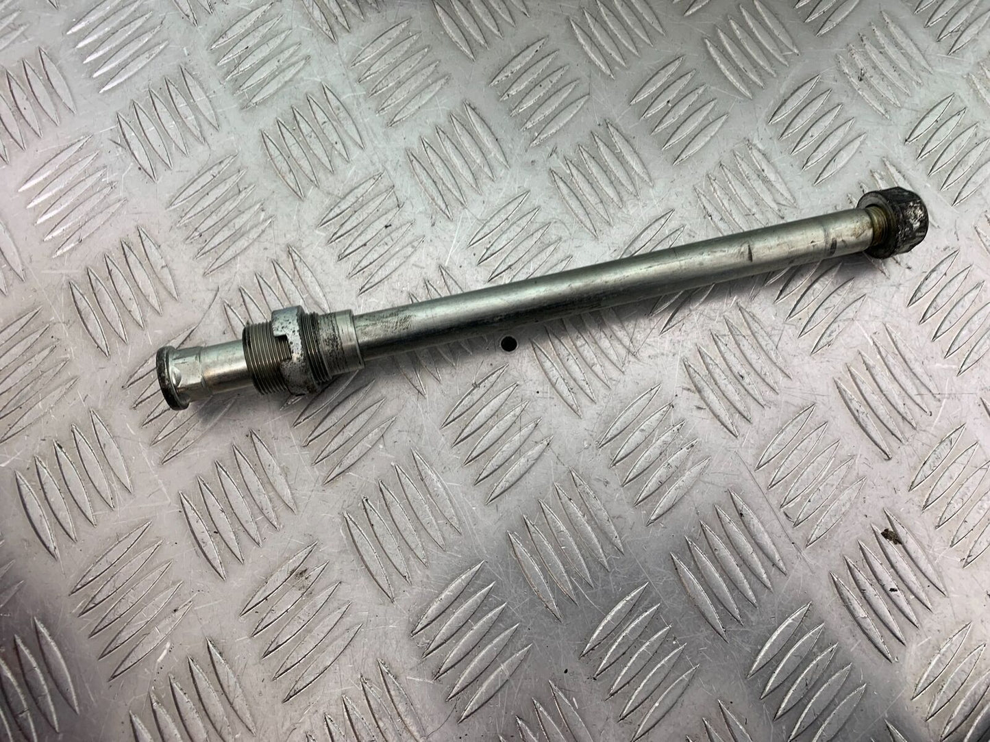 HONDA CBR1100 BLACKBIRD SWINGARM SPINDLE YEAR 1999-2005 (CMB1103)
