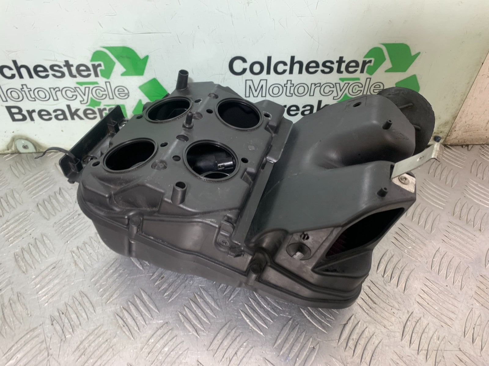 APRILIA TUONO 1000 V4R AIRBOX YEAR 2011-13  (CMB1331)