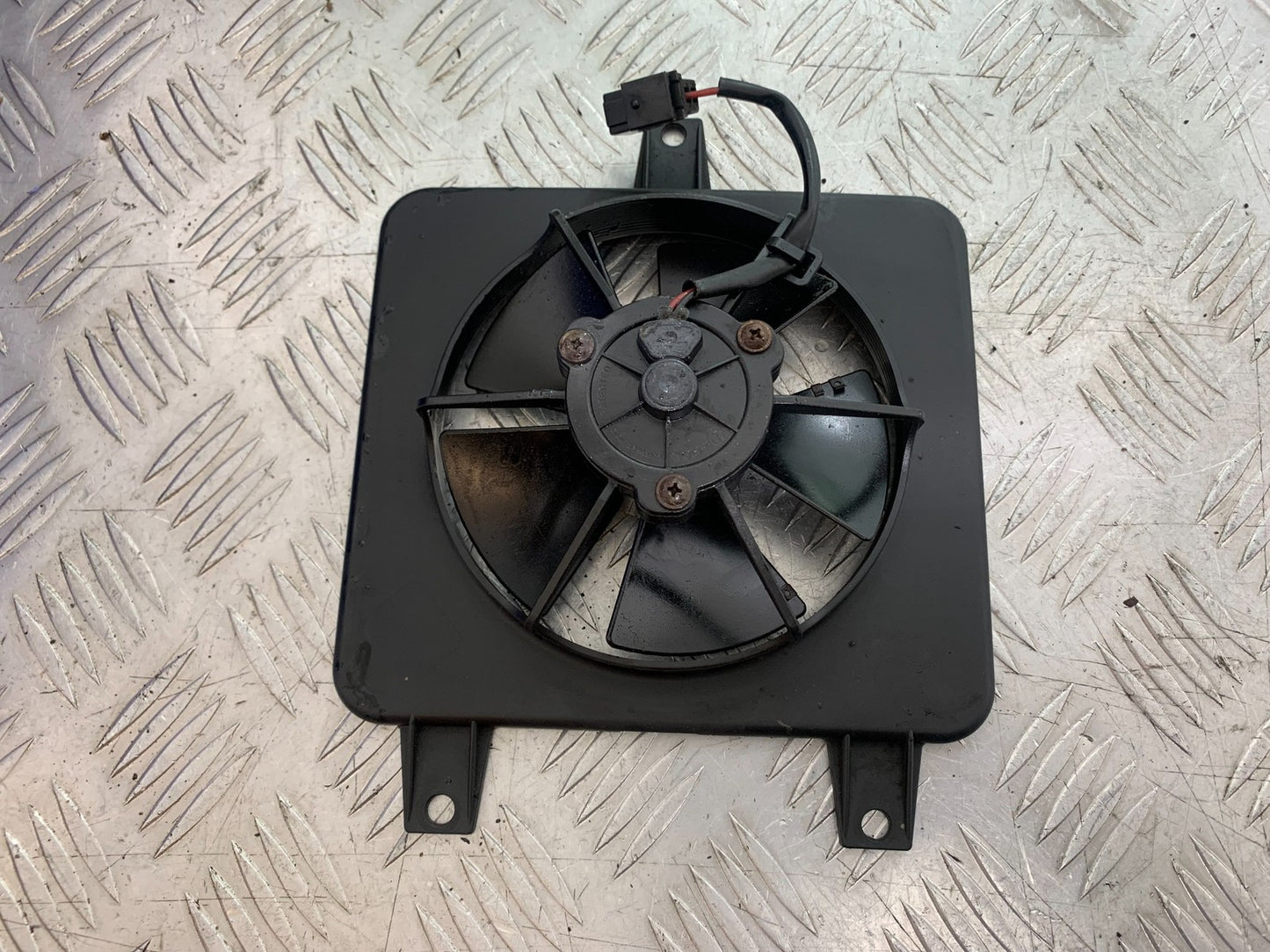 TRIUMPH SPEED TRIPLE R 1050 RADIATOR FAN   2009 (CMB1183)