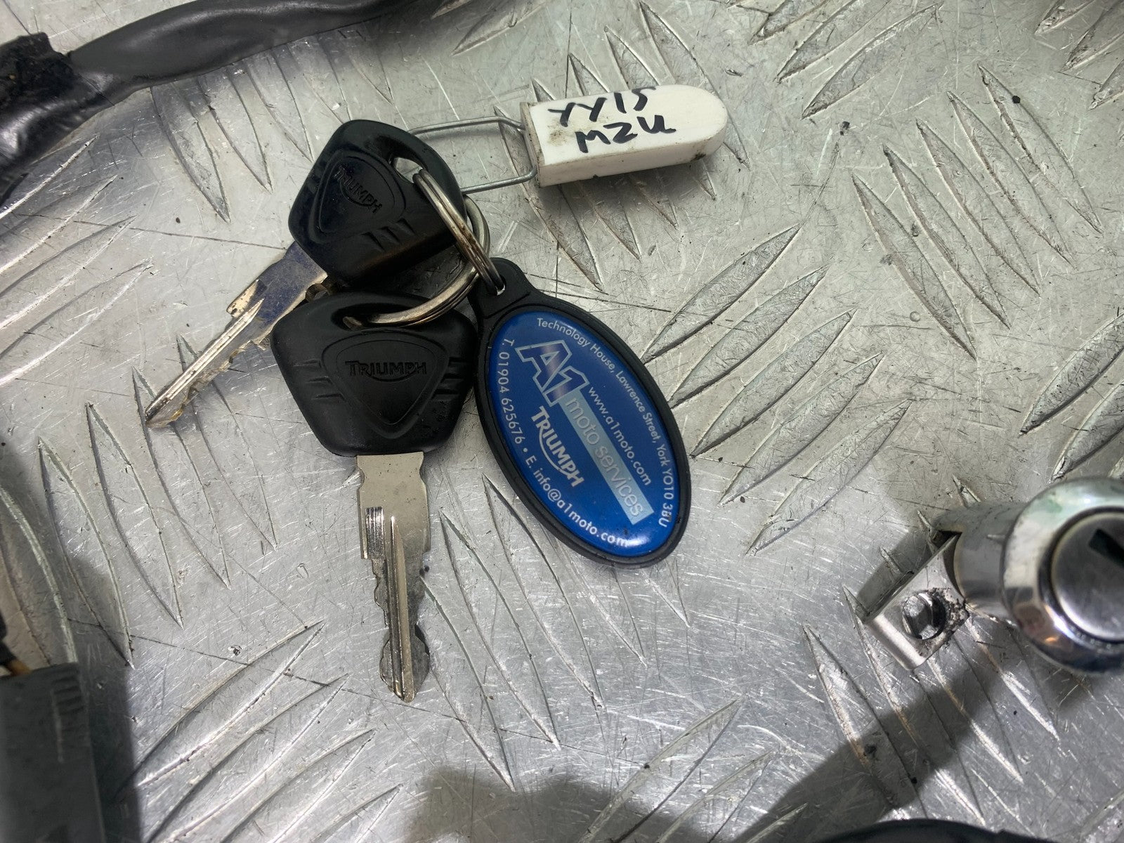 TRIUMPH 675 STREET TRIPLE ECU LOCKS KEYS  2013-2016 (CMB1186)