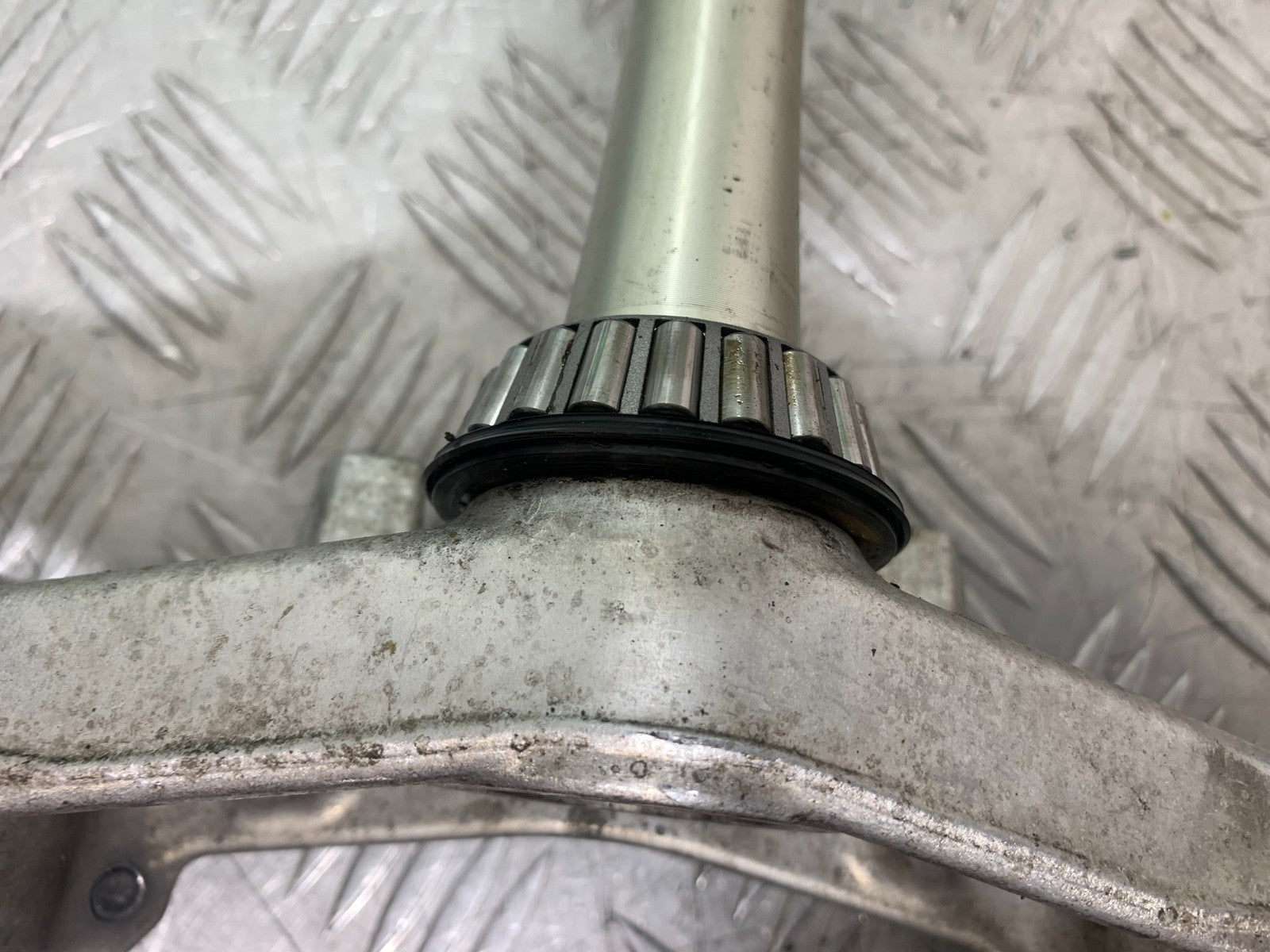 SUZUKI DL1000 V-STROM BOTTOM YOKE  YEAR 2014-2019 (CMB1325)