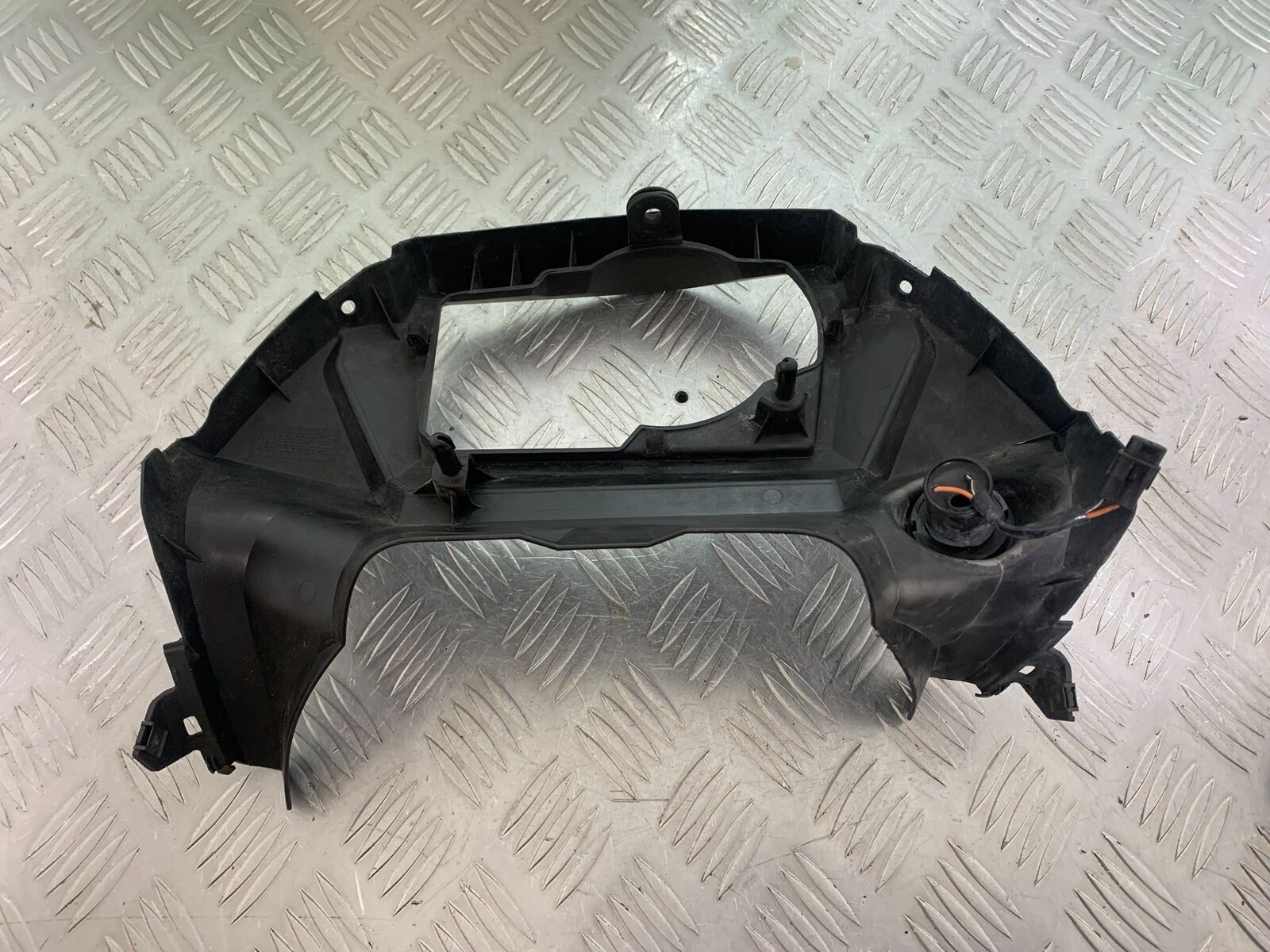 SUZUKI DL 650 V-STROM CLOCK SURROUD   YEAR 2020 (CMB1117)