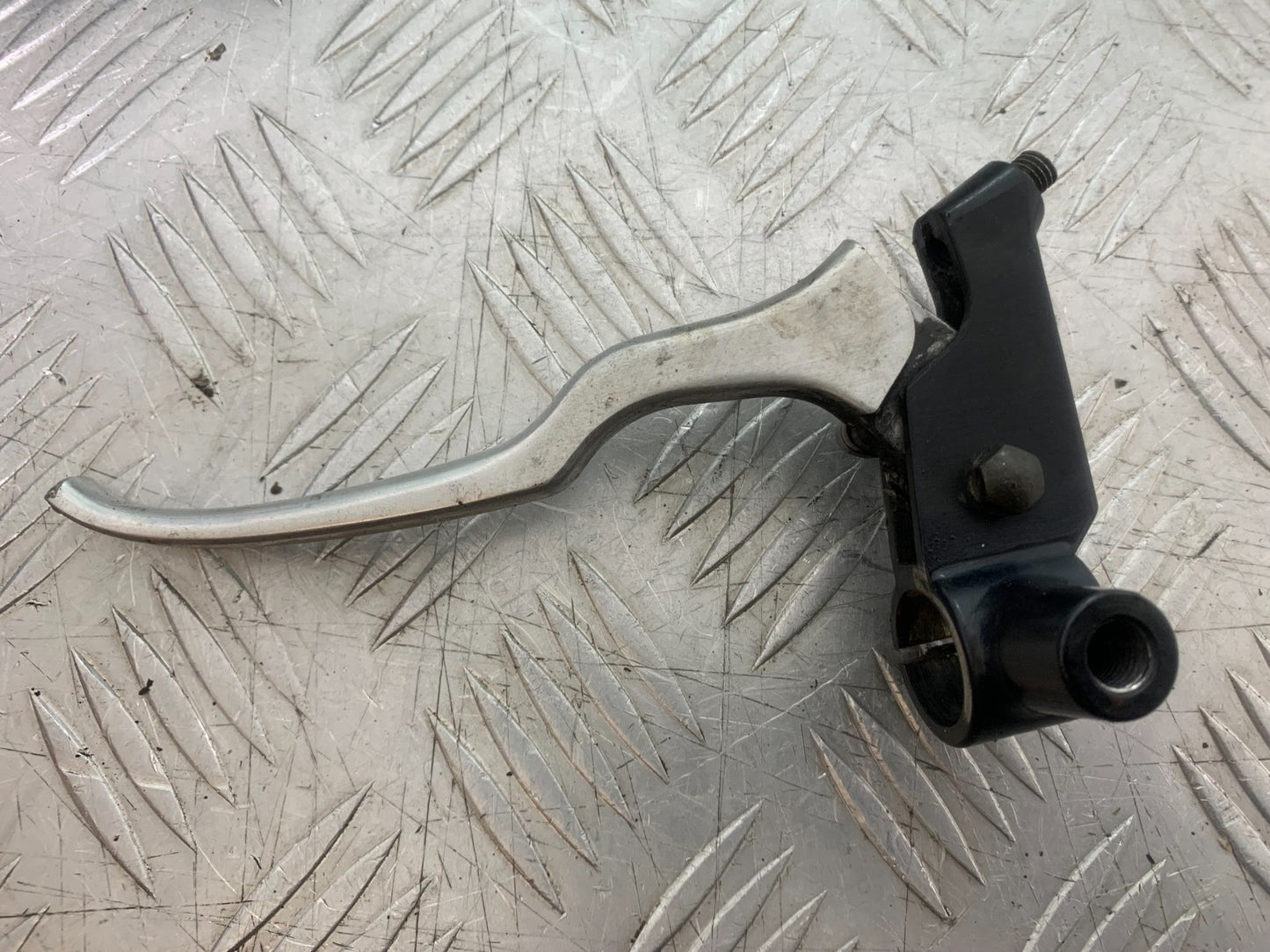 SUZUKI GS500 GS 500 CLUTCH LEVER BRACKET  YEAR 2001-2008 (CMB1254)