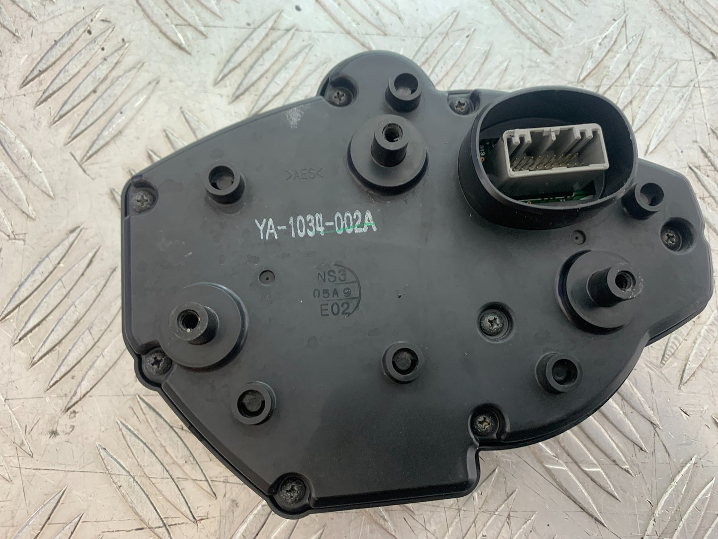 YAMAHA YZF R1 14 B BIG BANG CLOCKS SPEEDO DASH   2009-14 (CMB1175)