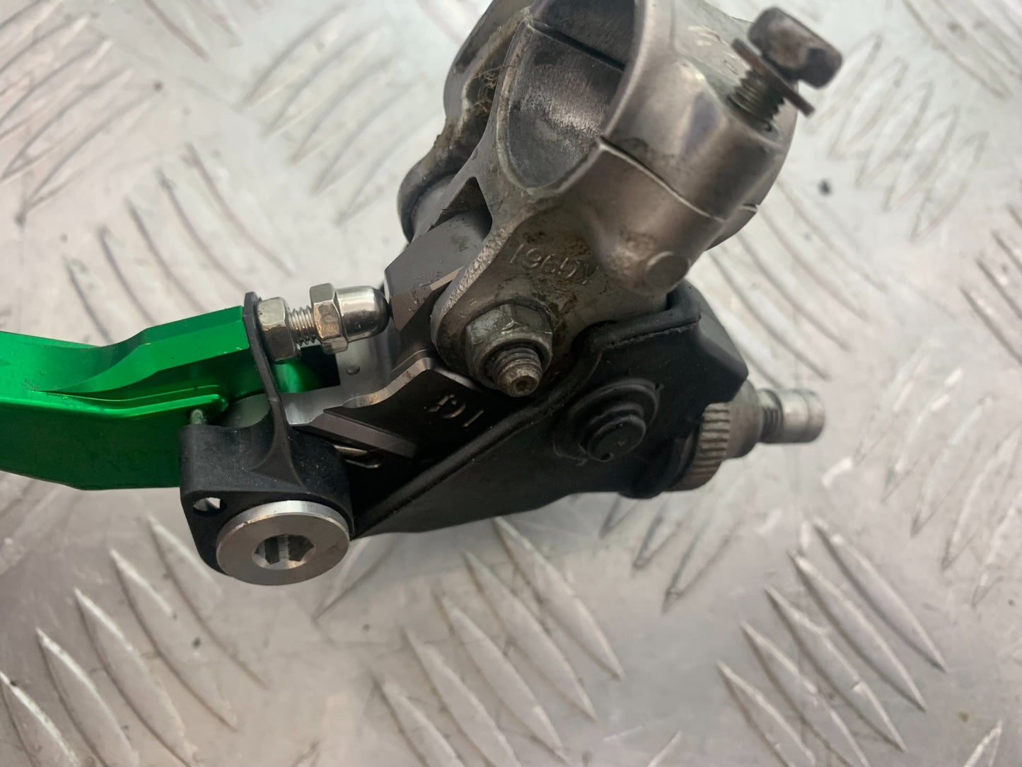 KAWASAKI KXF250 KXF 250 CLUTCH LEVER AND BRACKET   YEAR 2006-2008 (CMB1309)
