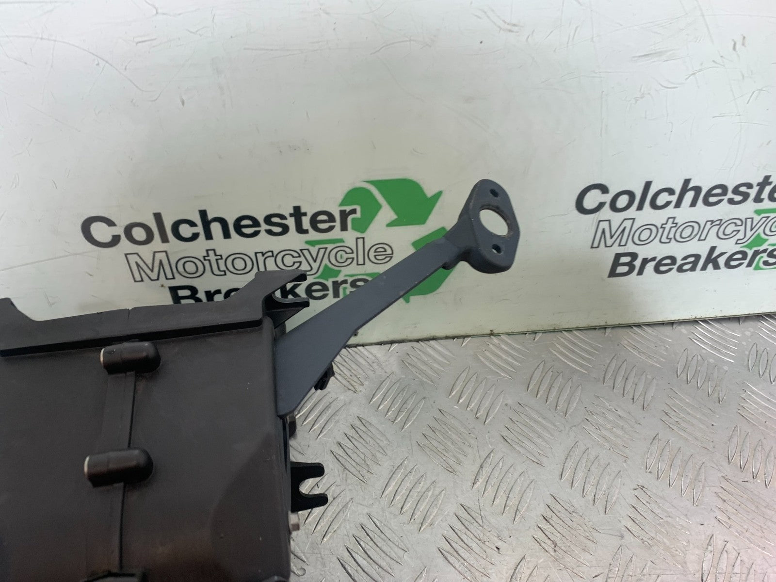 APRILIA RSV1000 R FACTORY MILLE FAIRING BRACKET  2004-09 (CMB1203)