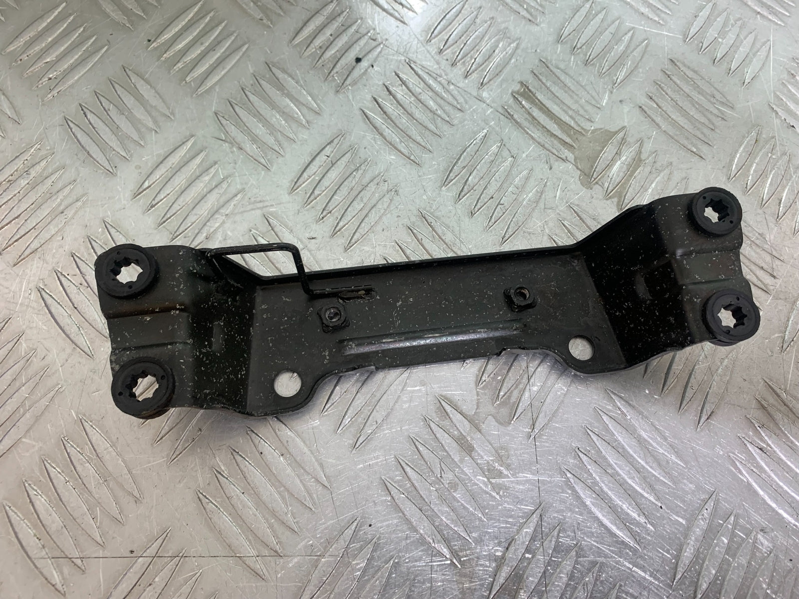 SUZUKI GSF1200  GSF 1200 BANDIT PETROL TANK BRACKET  YEAR 1997-2000 (CMB1149)