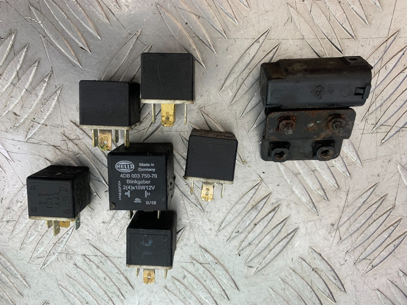 TRIUMPH SPEED TRIPLE R 1050 RELAYS   2009 (CMB1183)