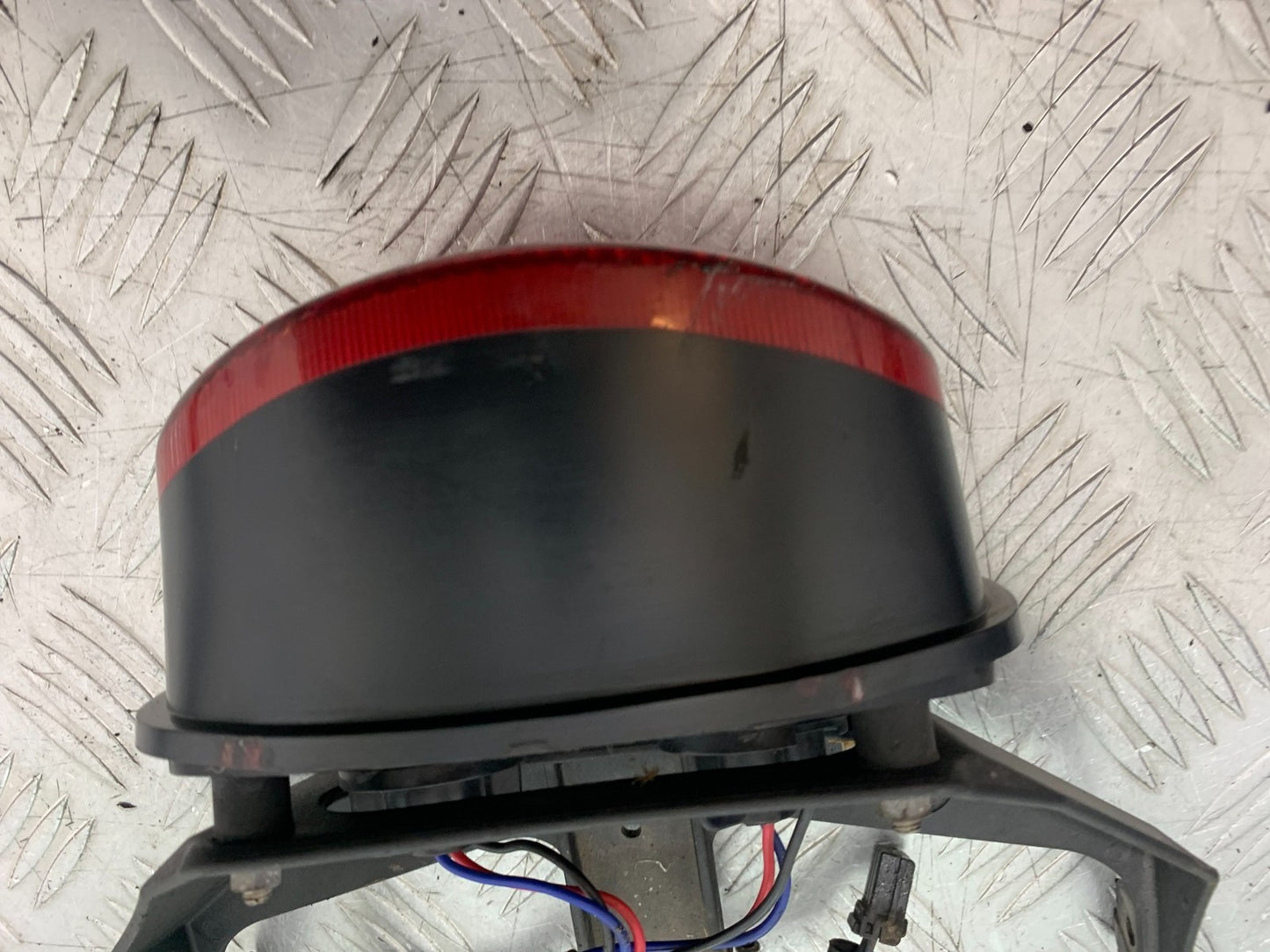 TRIUMPH 955i DAYTONA REAR LIGHT  YEAR 2002-2006 (CMB1229)