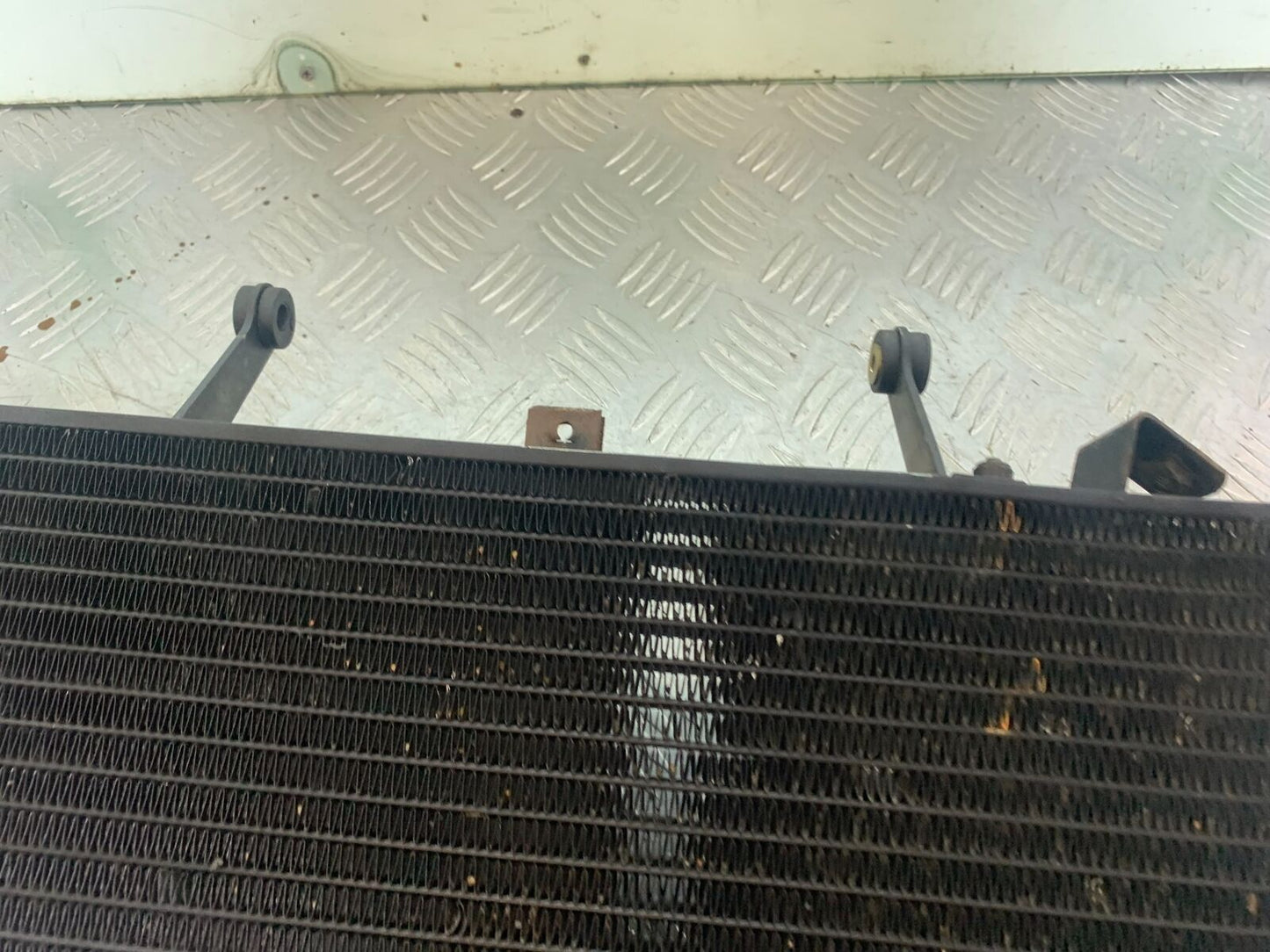 TRIUMPH 955i SPRINT ST RADIATOR  YEAR 1999-2004 (CMB1124)