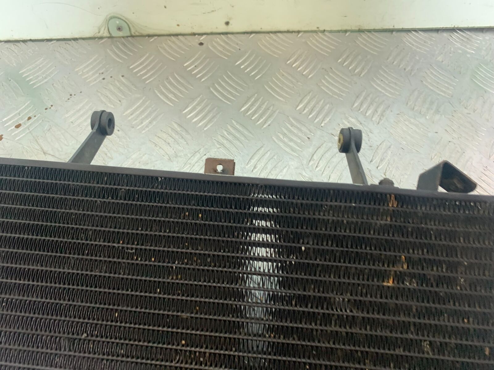 TRIUMPH 955i SPRINT ST RADIATOR  YEAR 1999-2004 (CMB1124)