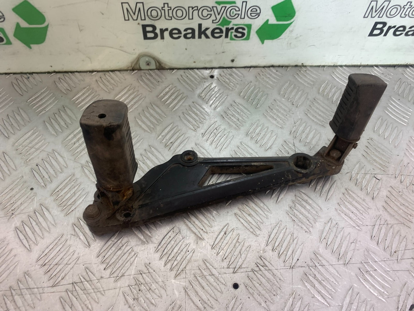 KAWASAKI GT550 GT 550 LEFT HANGER AND PEGS  YEAR 1989-1994
