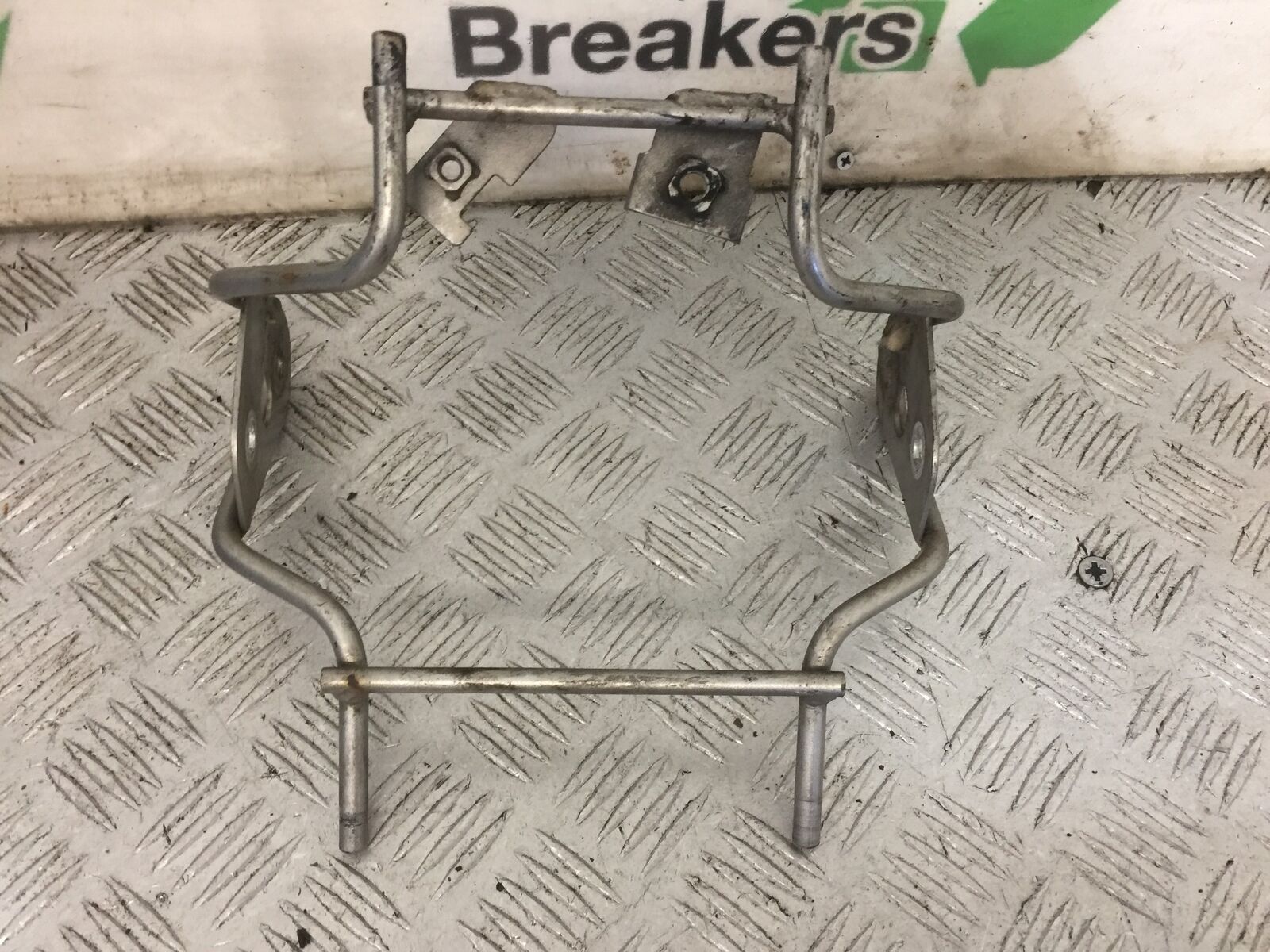 HONDA CB600 CB 600 HORNET HEADLIGHT BRACKET   YEAR 1999-02 (STOCK 865)