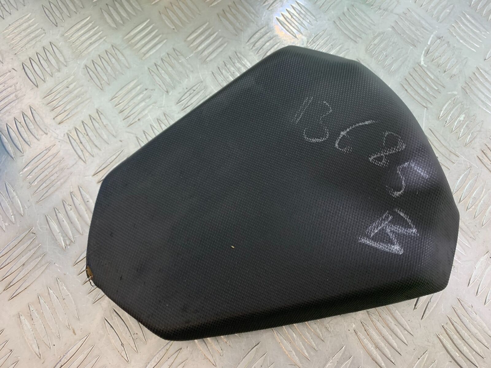 HONDA CBR500R CBR 500 R REAR SEAT   YEAR 2016 (CMB1066)