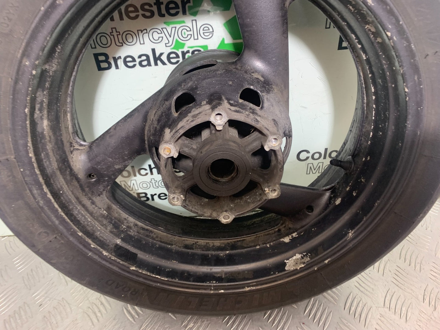 YAMAHA YZF1000 THUNDERACE REAR WHEEL (GOOD TYRE) YEAR 1997-2000 (CMB1204)